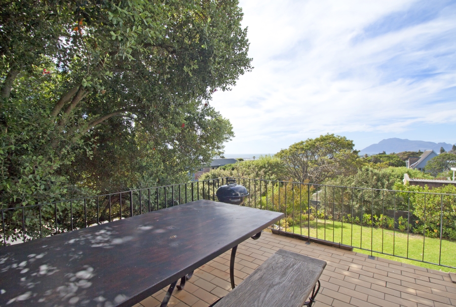 To Let 3 Bedroom Property for Rent in Kommetjie Western Cape